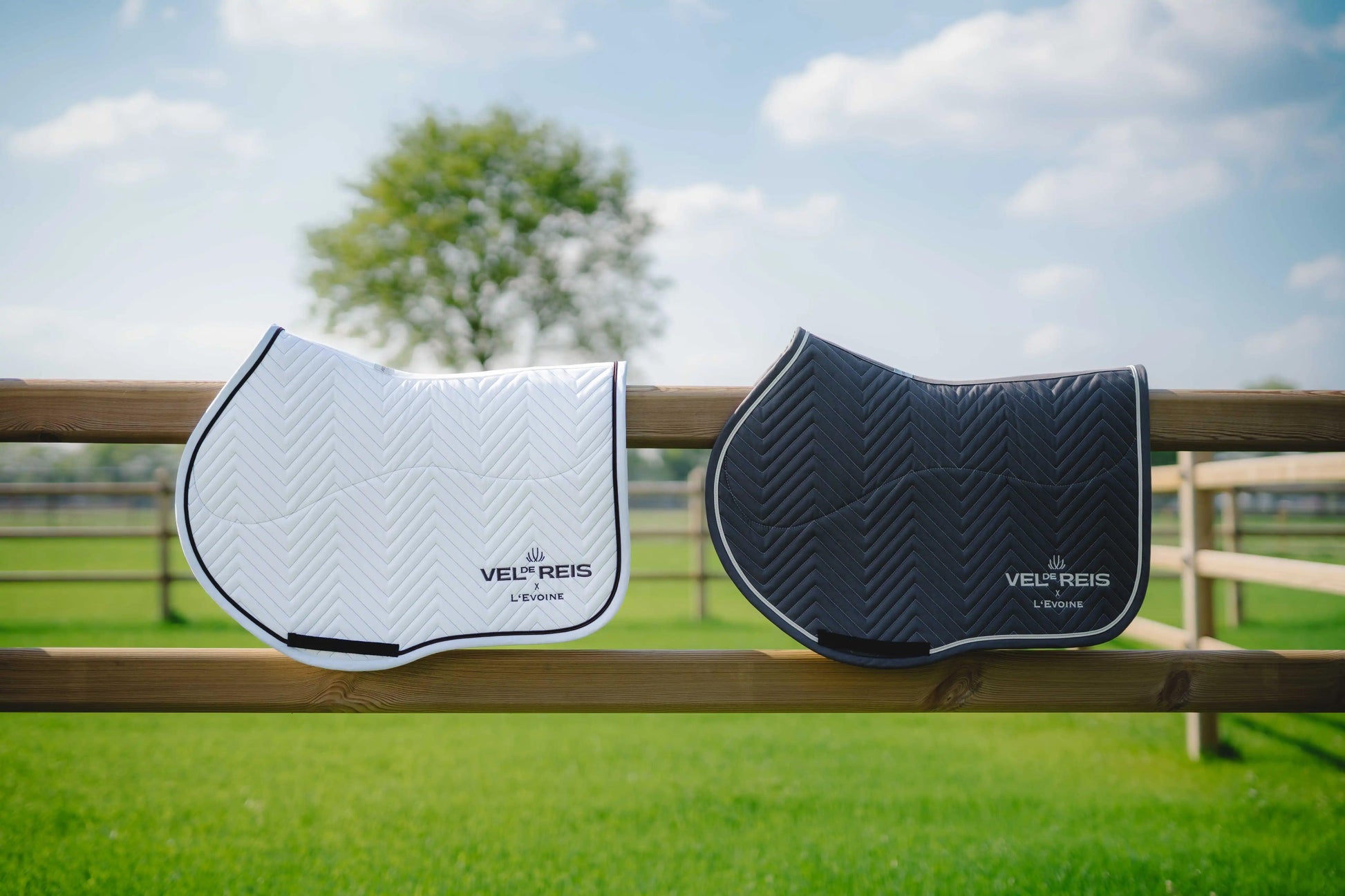 L’EVOINE x VEL DE REIS – Premium Alpaca Fleece Jumping Saddle Pad - VEL DE REIS EQUESTRIAN